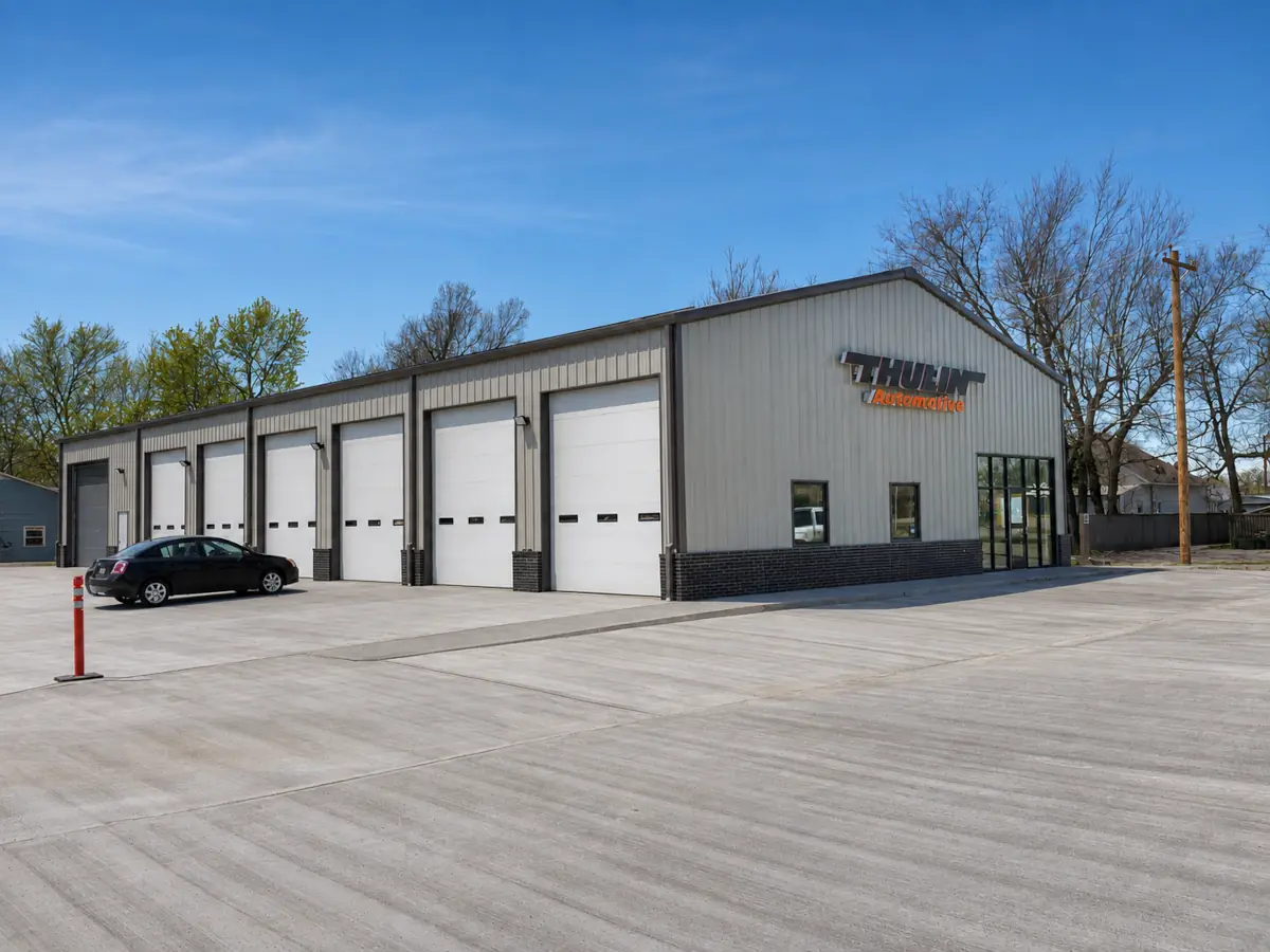 Metal building shop
